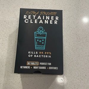 Retainer cleaner tablets